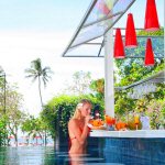 Jacuzzi bar